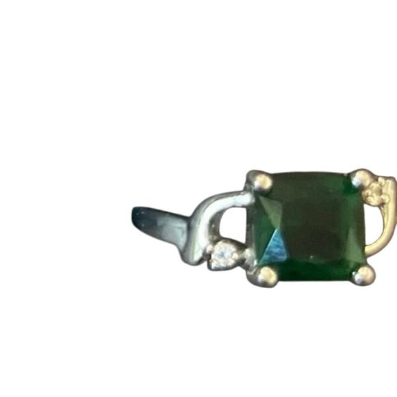 Simulated emerald ring - Picture 4 of 8